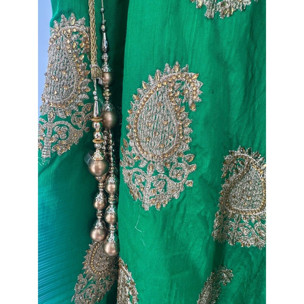 Indian Lehenga Maxi Emerald Green Gold Paisley Embroidered Flare Skirt Sz Small - Picture 3 of 8